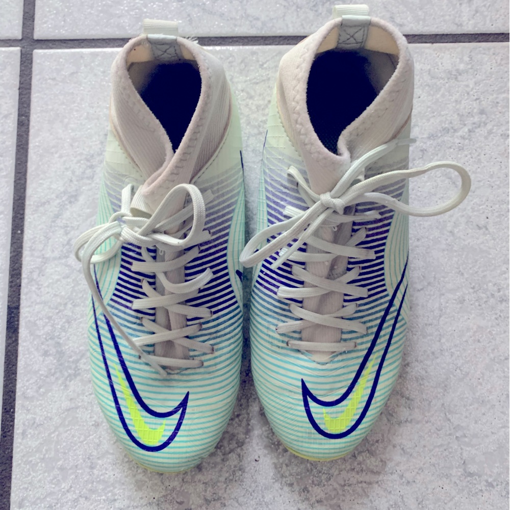 COPY - Nike cleats size 3